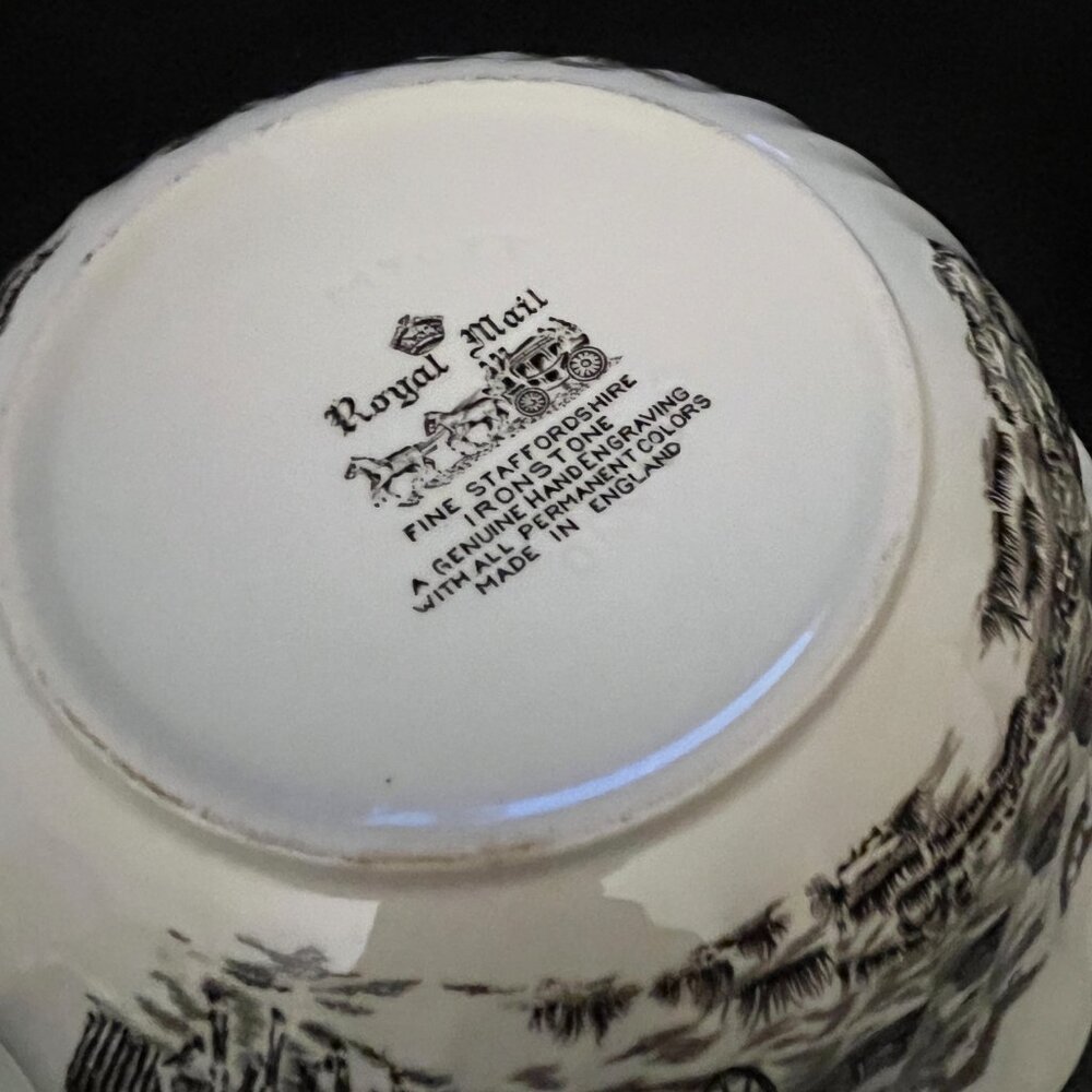 Transfer ware Brown Ironstone Casserole Bowl - Picture 12 of 12